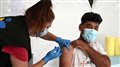 В Греции разразился скандал: медики обхитрили и вакцинировали около 100 тысяч антипрививочников. Новости. Первый канал